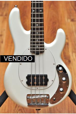 Sterling by Music Man StingRay Short Scale RW Olympic White Sterling by Music Man StingRay Short Scale RW Olympic White